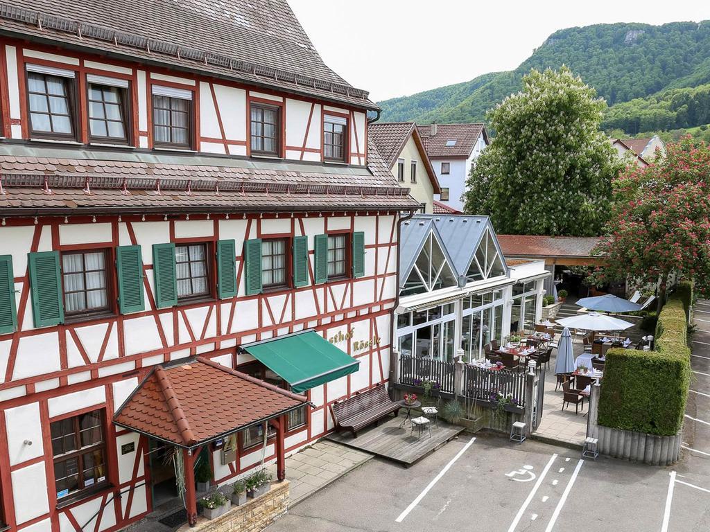 Hotel-Restaurant&Metzgerei Rößle Dettingen an der Erms Exterior foto