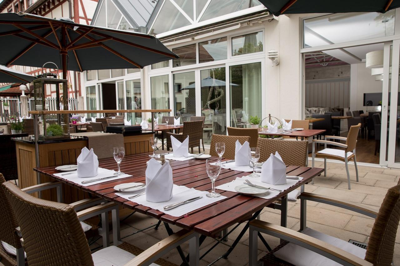 Hotel-Restaurant&Metzgerei Rößle Dettingen an der Erms Exterior foto